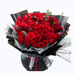 泰兴市Cherish珍爱鲜花系列66枝红玫瑰+尤加利叶