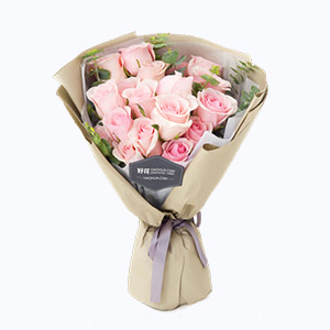 泰兴市Full love浓情鲜花系列19枝粉玫瑰+尤加利叶