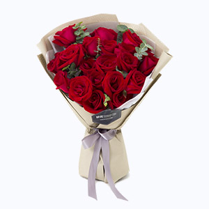 泰兴市Full love浓情鲜花系列19枝红玫瑰+尤加利叶