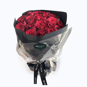 绍兴市Full love浓情鲜花系列33枝红玫瑰+梦幻黑纱