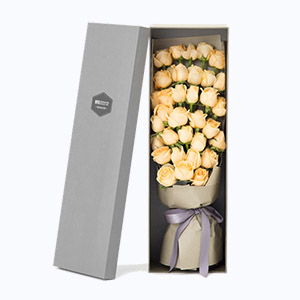 泰兴市Cherish珍爱鲜花系列33枝香槟玫瑰枪炮礼盒