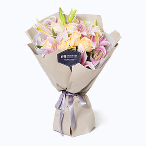 泰兴市Friendship挚友鲜花系列10朵香水粉百合+11枝香槟玫瑰