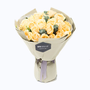 泰兴市Full love浓情鲜花系列33枝香槟玫瑰+尤加利叶